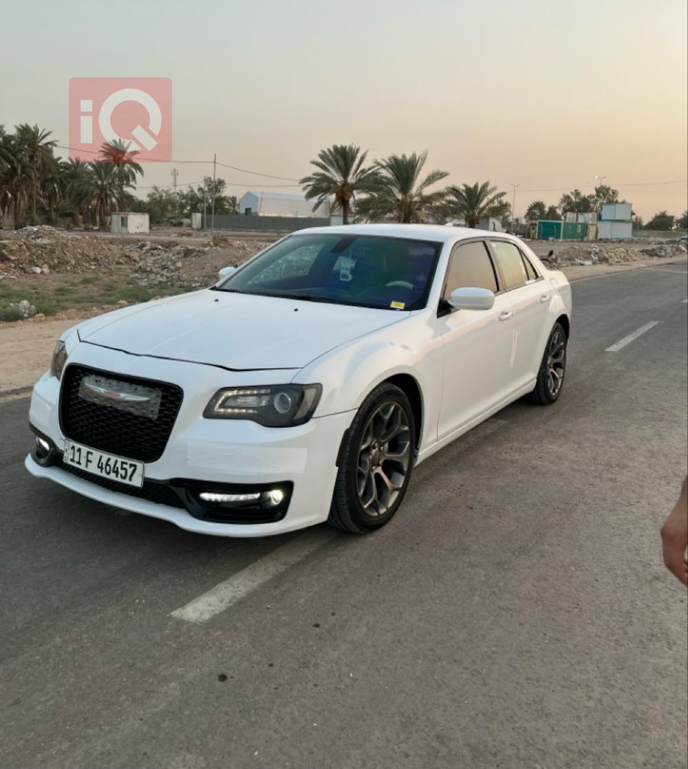 کرایسلەر 300